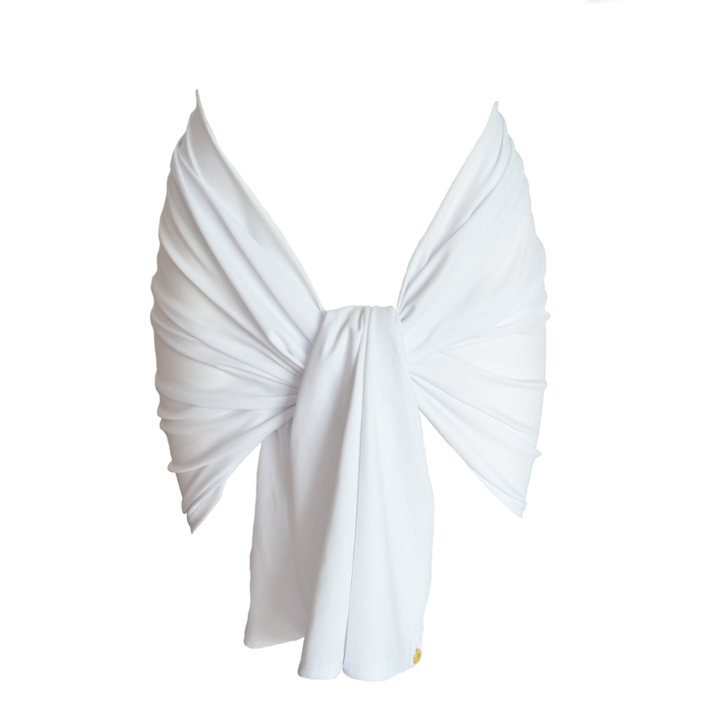 Witte sarong, vervaardigd van ECONYL®, gerecycled polyamide uit Italië. Deze luxe sarong is ultra zacht en vervaardigd van dezelfde stoffen als uit onze swimwear collectie.